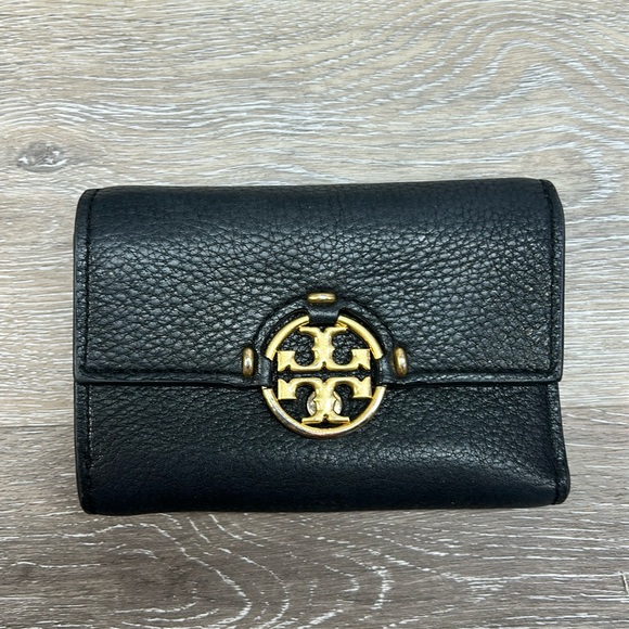 4659 Tory Burch black leather zip wallet - Picture 1 of 9